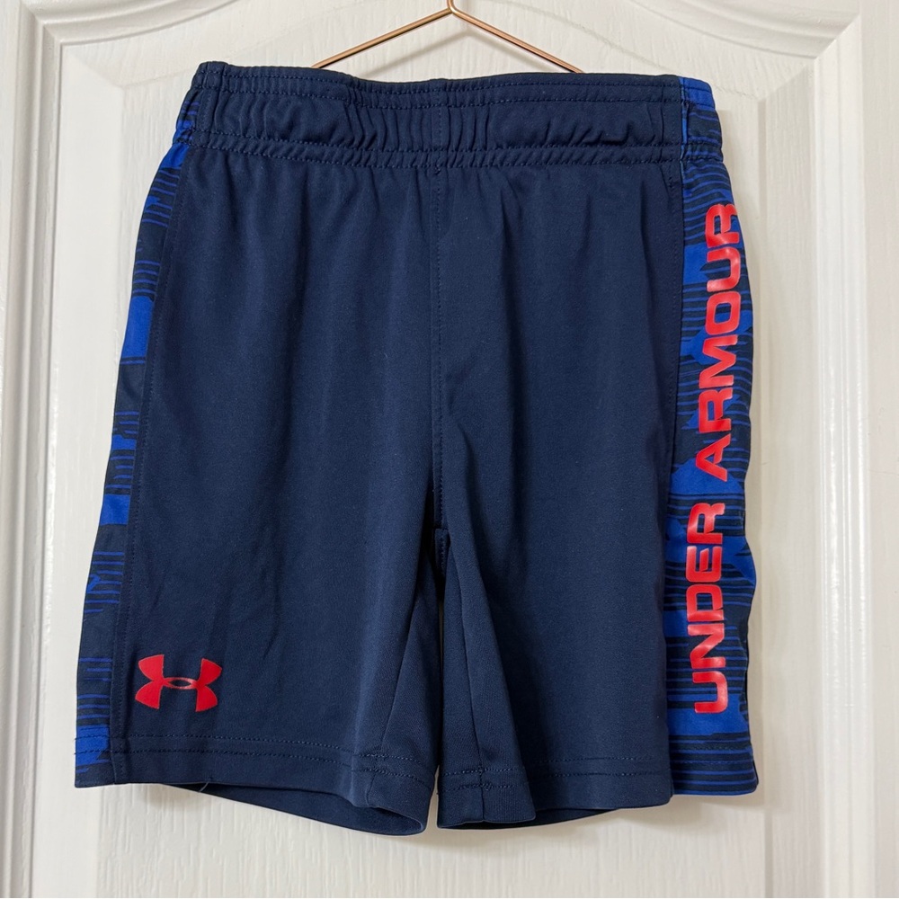 Under Armour boys' athletic shorts Size 4